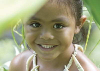 invitation-au-voyage-peuple-polynesienne-enfant-e-tahiti-travel