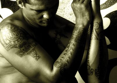 invitation-au-voyage-tatouage-tradition-e-tahiti-travel