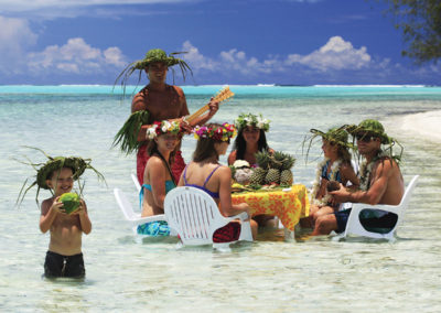 sejour-vacances-en-famille-a-tahiti-et-moorea-baie-motu-picnic-e-tahiti-travel