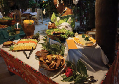 diapo-buffet-soiree-polynesienne-tiki-village-moorea-e-tahiti-travel